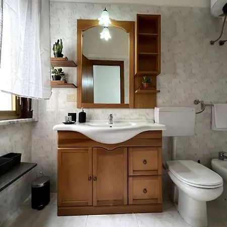 Lincoln Apartment