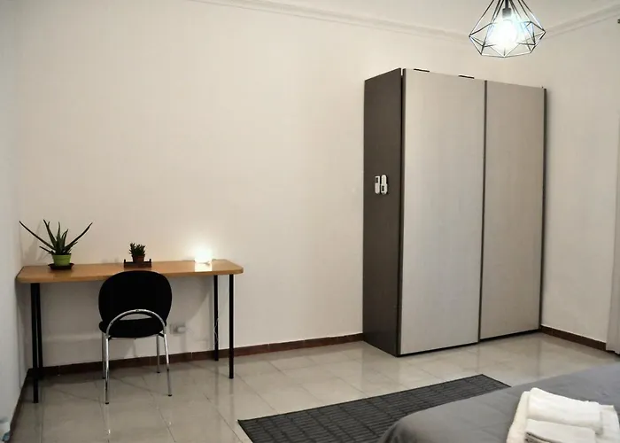 Lincoln Apartment *